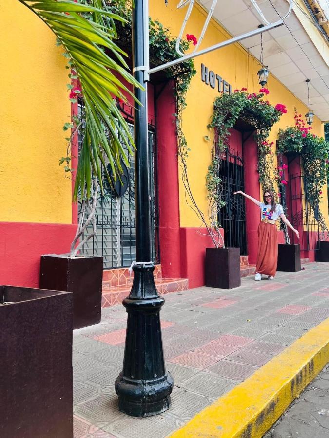 Hotel Libano León Extérieur photo