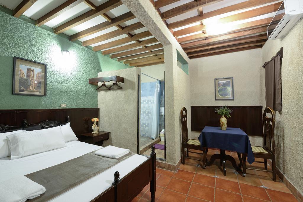 Hotel Libano León Extérieur photo