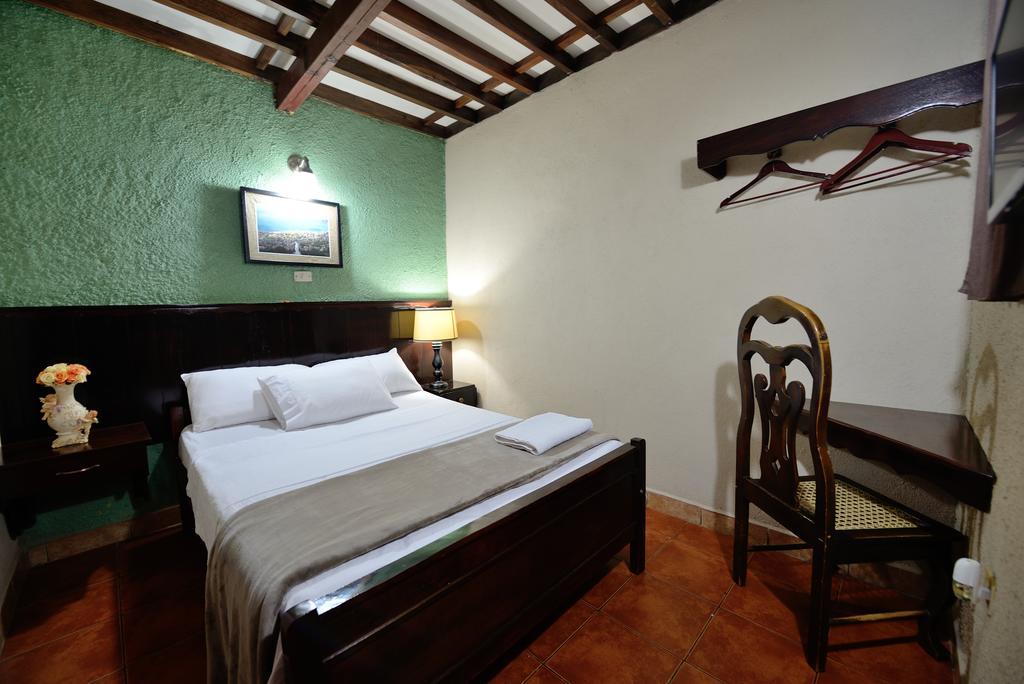 Hotel Libano León Extérieur photo