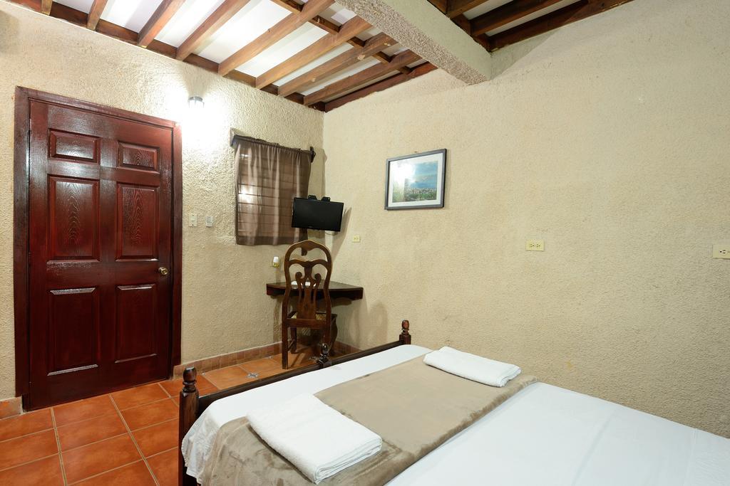 Hotel Libano León Extérieur photo