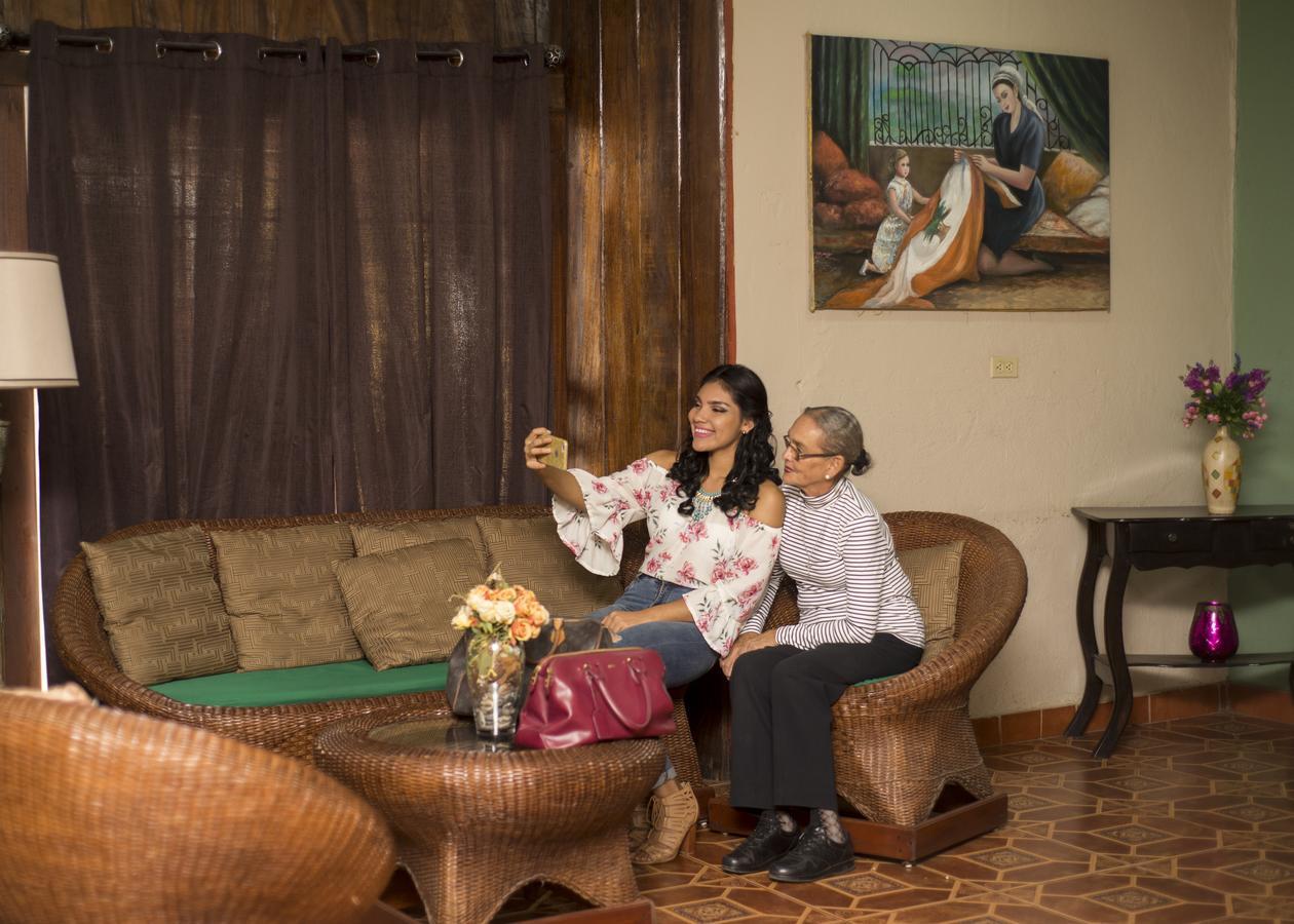 Hotel Libano León Extérieur photo